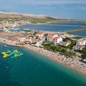 https://rooms-and-apartments-galeb-ii.hotelinzadar.com